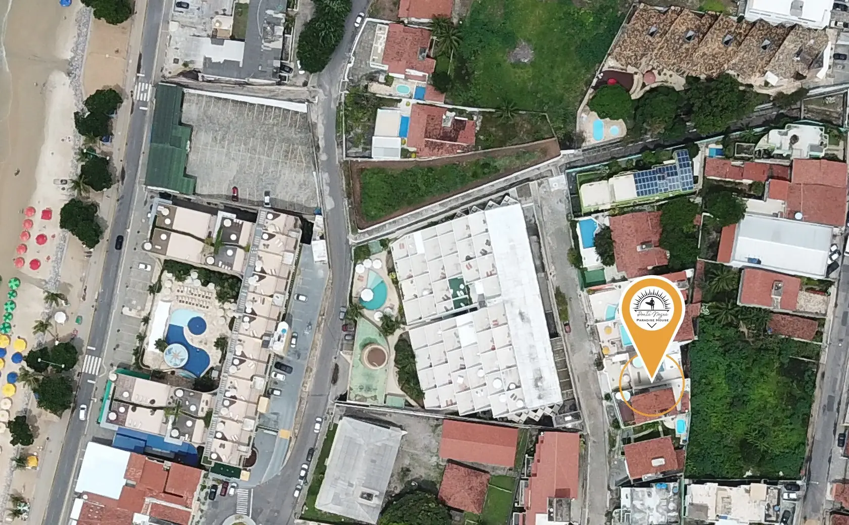 Aerial photo showing the walking route from the house to Ponta Negra beach, in five stretches